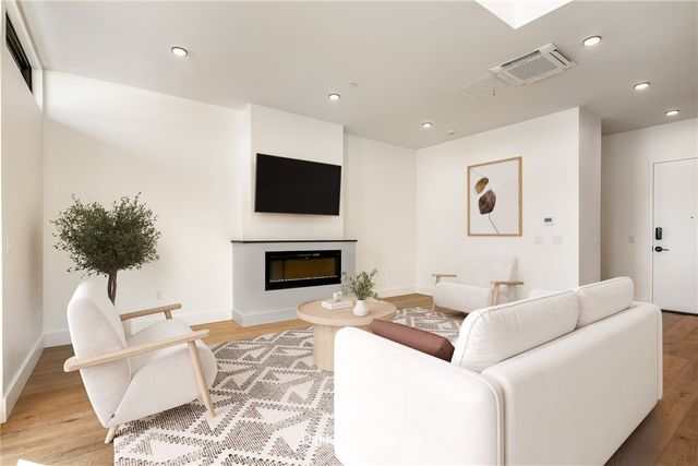 905 SE 4th Street 210, Bentonville, AR 72712