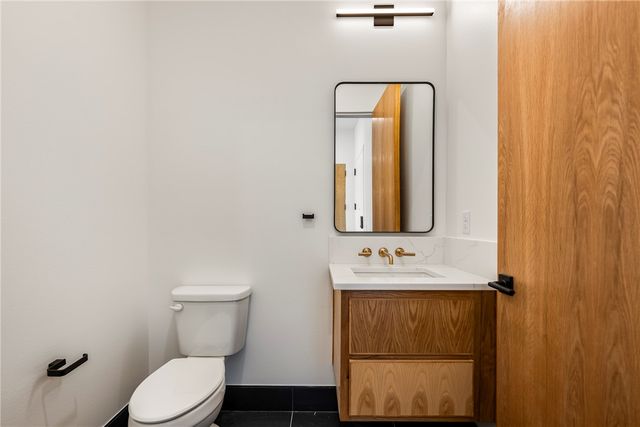 905 SE 4th Street 210, Bentonville, AR 72712