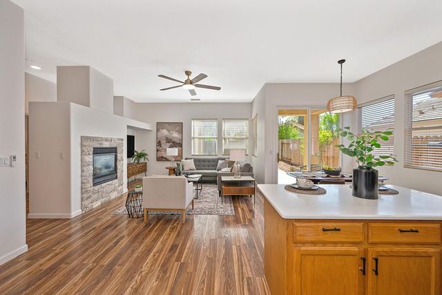 310 Unity Cir, Sacramento, CA 95833