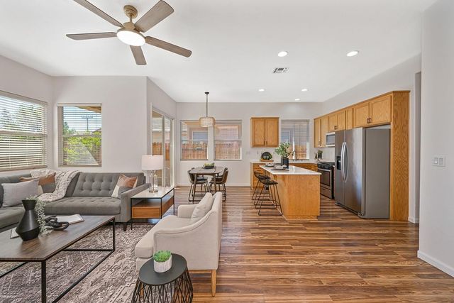 310 Unity Cir, Sacramento, CA 95833