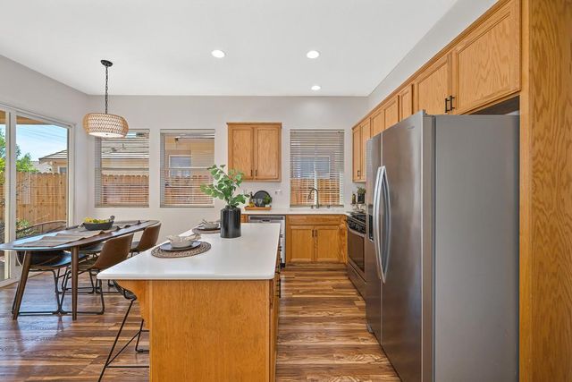 310 Unity Cir, Sacramento, CA 95833