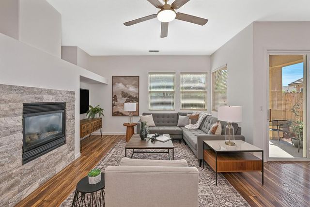 310 Unity Cir, Sacramento, CA 95833