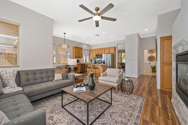 310 Unity Cir, Sacramento, CA 95833