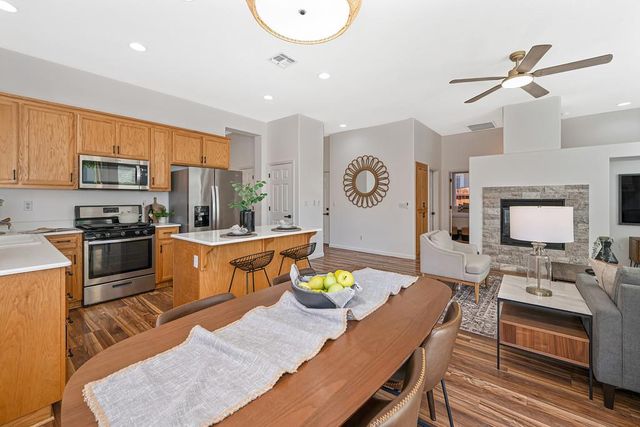 310 Unity Cir, Sacramento, CA 95833