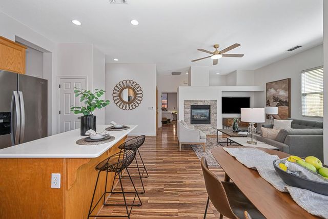 310 Unity Cir, Sacramento, CA 95833