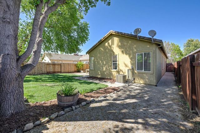 310 Unity Cir, Sacramento, CA 95833