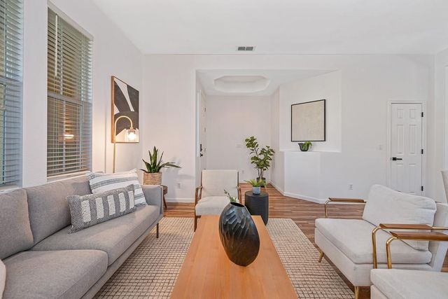 310 Unity Cir, Sacramento, CA 95833