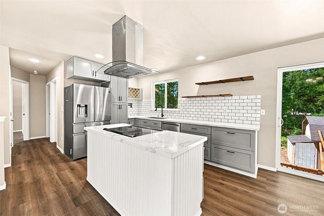 20109 69th Avenue E, Spanaway, WA 98387