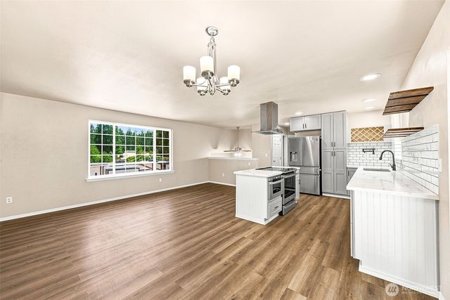 20109 69th Avenue E, Spanaway, WA 98387