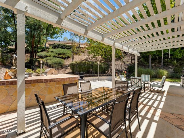 780 Covewood Street, Oak Park, CA 91377