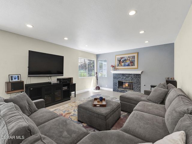 780 Covewood Street, Oak Park, CA 91377