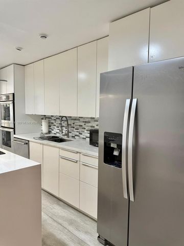 5737 Freedom St, Hollywood, FL 33021
