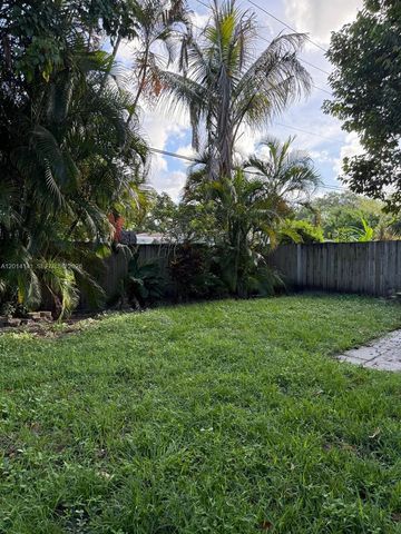 5737 Freedom St, Hollywood, FL 33021