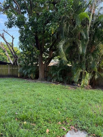 5737 Freedom St, Hollywood, FL 33021