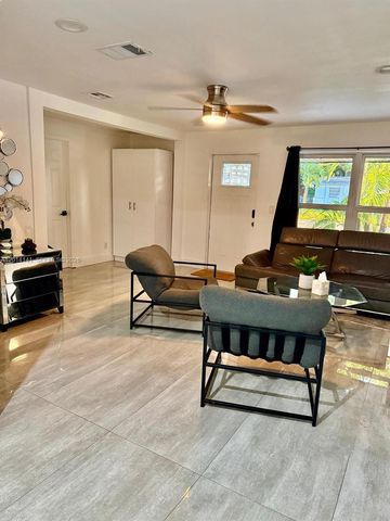 5737 Freedom St, Hollywood, FL 33021