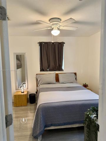 5737 Freedom St, Hollywood, FL 33021
