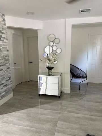 5737 Freedom St, Hollywood, FL 33021