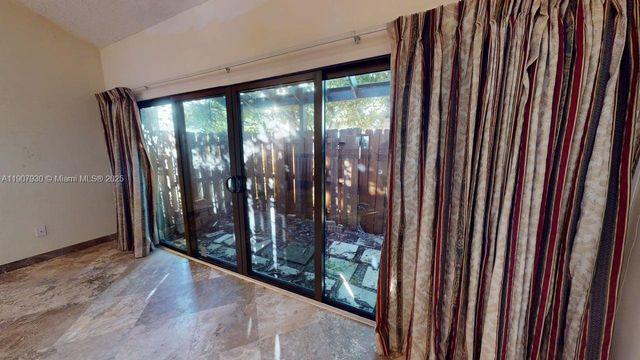 4222 SW 87th Ter, Davie, FL 33328