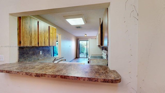 4222 SW 87th Ter, Davie, FL 33328