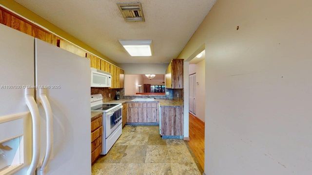 4222 SW 87th Ter, Davie, FL 33328