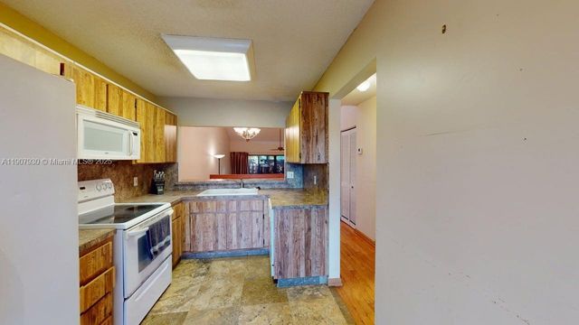 4222 SW 87th Ter, Davie, FL 33328