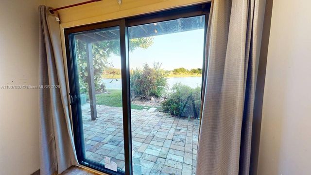 4222 SW 87th Ter, Davie, FL 33328