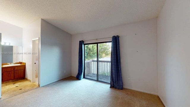 4222 SW 87th Ter, Davie, FL 33328