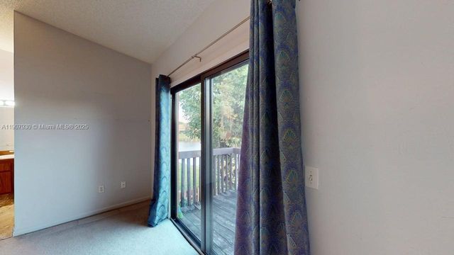 4222 SW 87th Ter, Davie, FL 33328