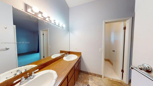 4222 SW 87th Ter, Davie, FL 33328