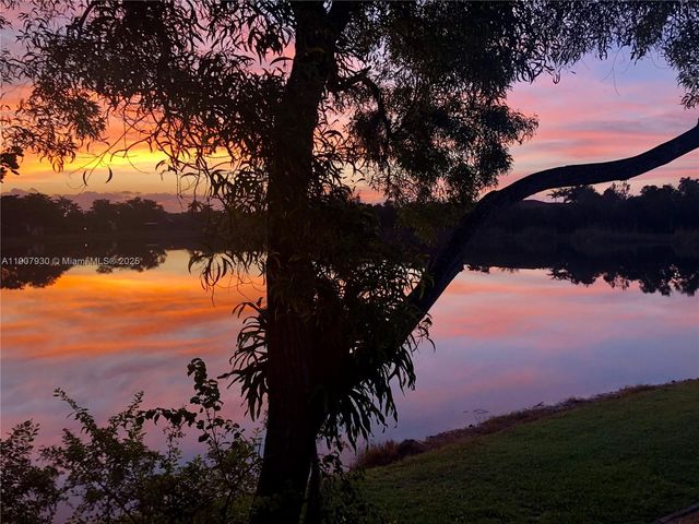 4222 SW 87th Ter, Davie, FL 33328