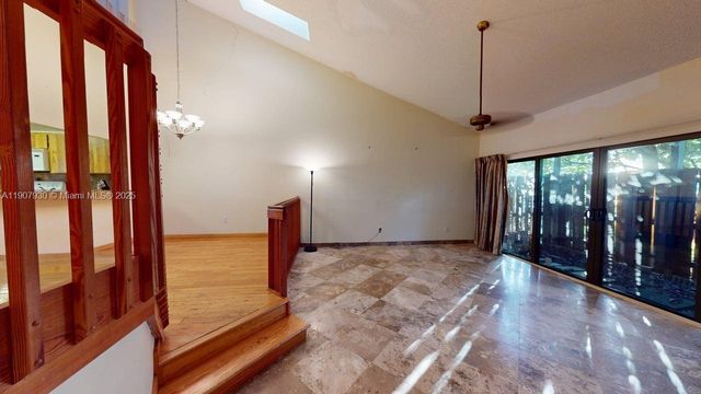 4222 SW 87th Ter, Davie, FL 33328