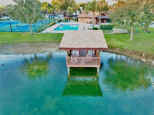 4222 SW 87th Ter, Davie, FL 33328