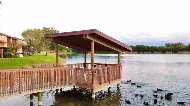 4222 SW 87th Ter, Davie, FL 33328