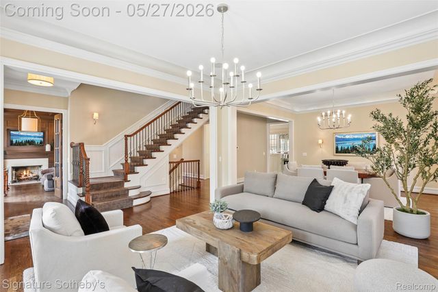 555 Baldwin Court, Birmingham, MI 48009