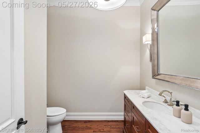 555 Baldwin Court, Birmingham, MI 48009