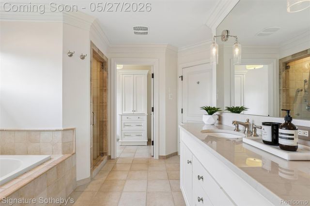 555 Baldwin Court, Birmingham, MI 48009
