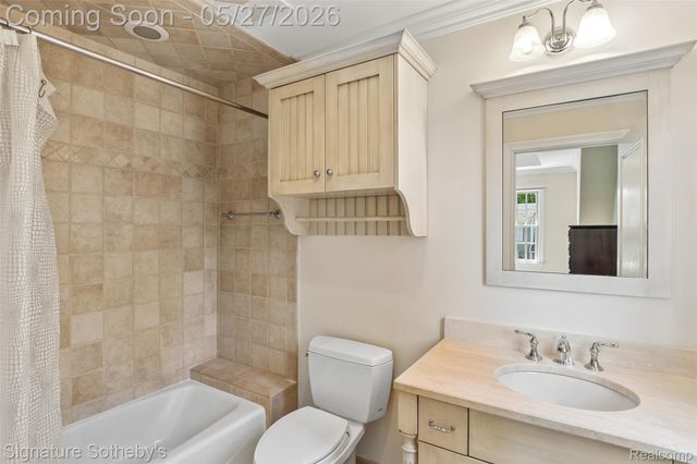 555 Baldwin Court, Birmingham, MI 48009