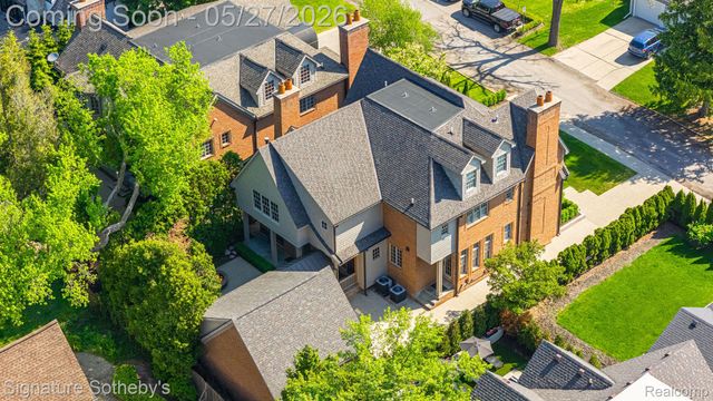 555 Baldwin Court, Birmingham, MI 48009