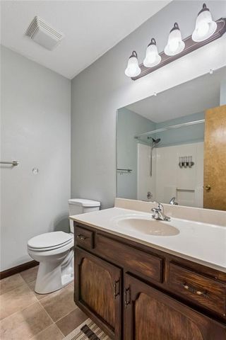807 E Summit Street, Smithville, MO 64089