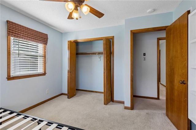 807 E Summit Street, Smithville, MO 64089