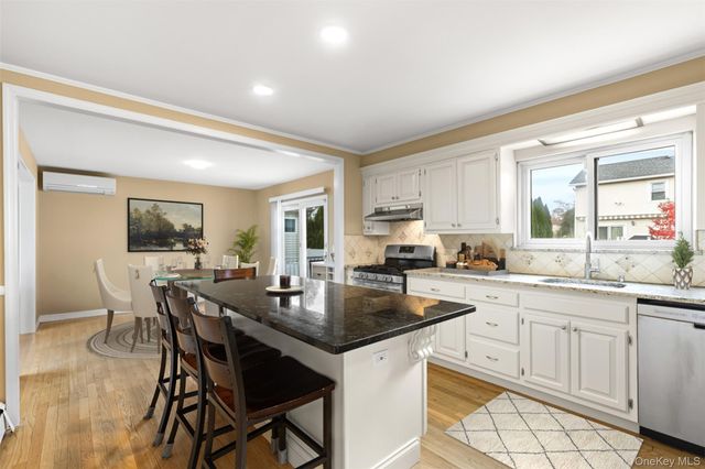 33 Johnson Road, Scarsdale, NY 10583