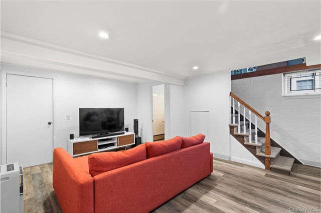 33 Johnson Road, Scarsdale, NY 10583