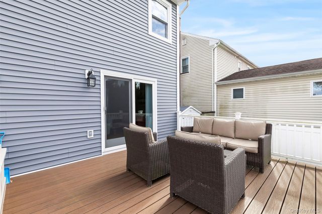 33 Johnson Road, Scarsdale, NY 10583