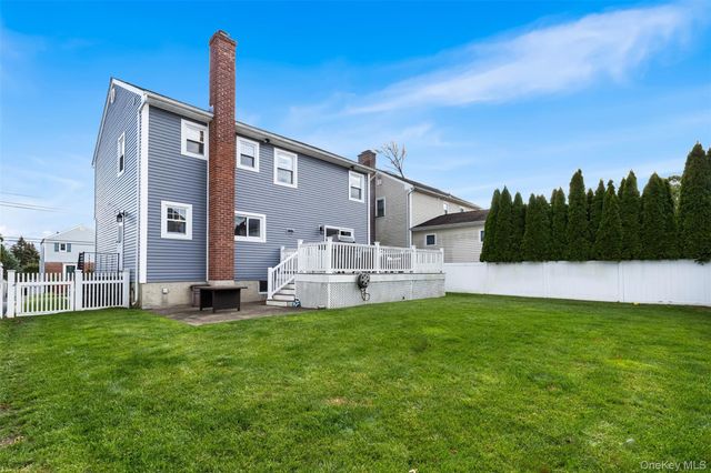 33 Johnson Road, Scarsdale, NY 10583