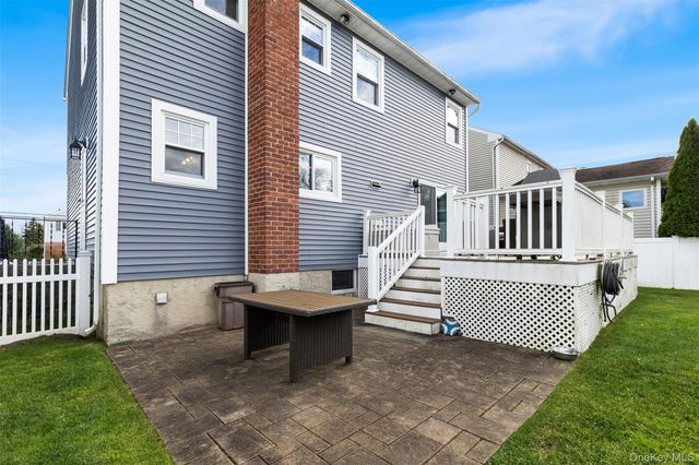 33 Johnson Road, Scarsdale, NY 10583