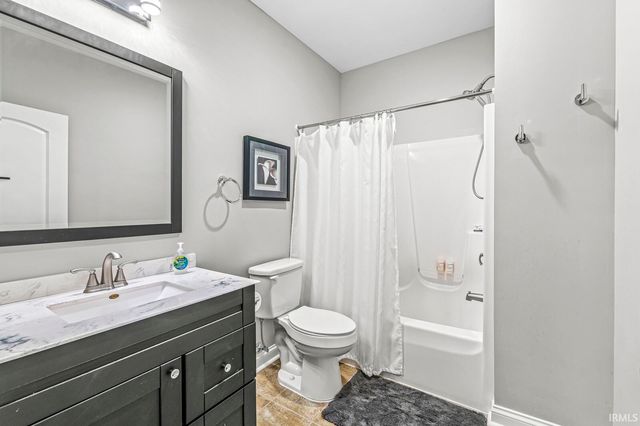 51542 Copperfield Ridge, Granger, IN 46530