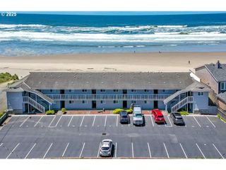 137 S PACIFIC St 13, Rockaway Beach, OR 97136