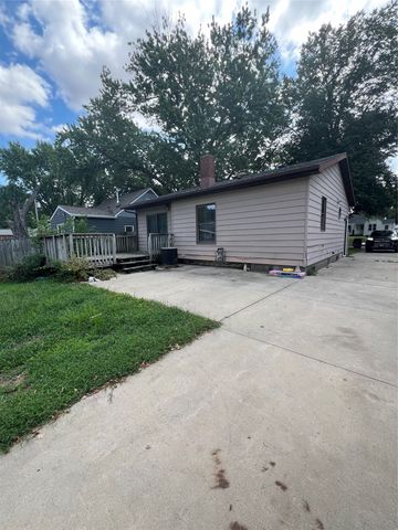 1526 E Jefferson Avenue, Des Moines, IA 50316