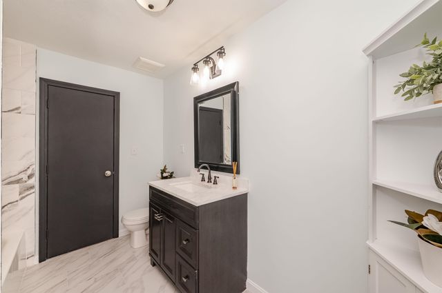 145 Canterbury Lane, Londonderry, NH 03053