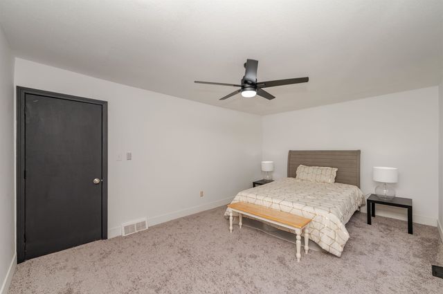 145 Canterbury Lane, Londonderry, NH 03053